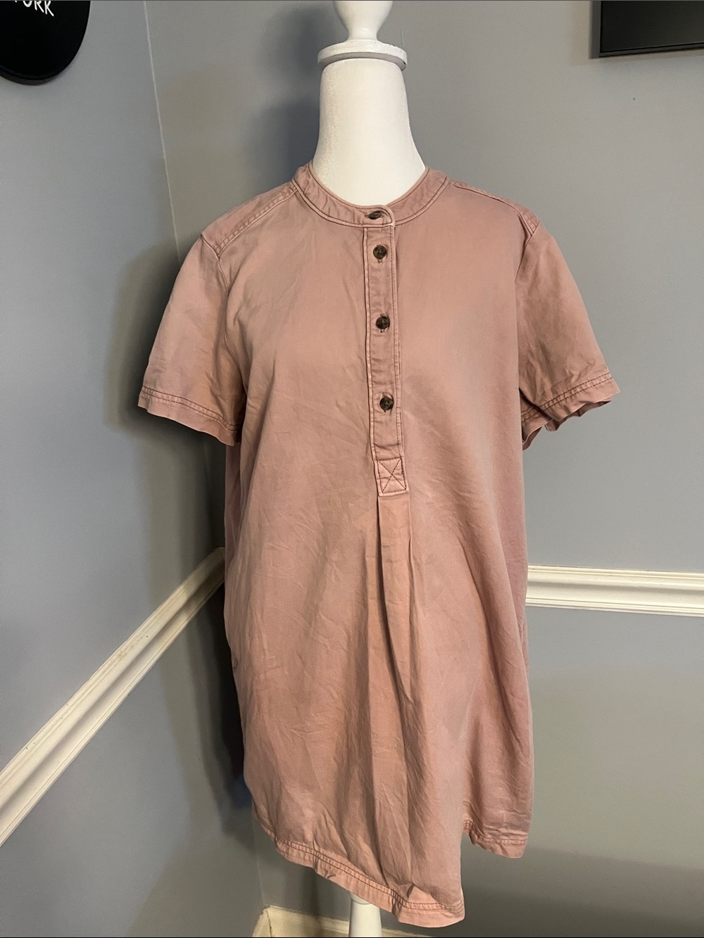 GAP Short-Sleeve Henley Tee in Dusty Rose
